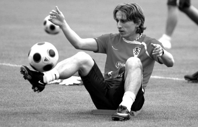 阿德耶米：非法武器是未拆封的盲盒物品，我保证今后不再犯