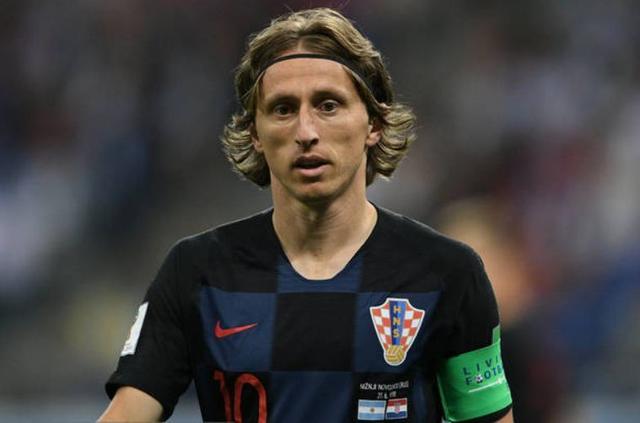 记者：马赛队长巴列尔迪想代表阿根廷踢世界杯，不考虑去沙特